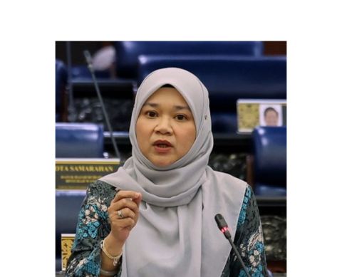 教育部长法丽娜。