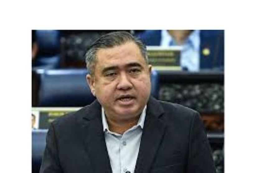 交通部长陆兆福。