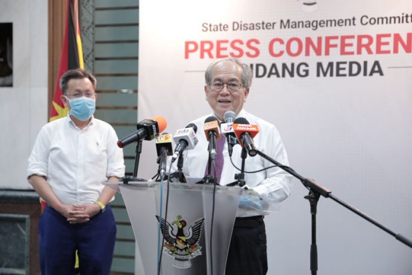 砂副首长拿督阿玛道格拉斯。