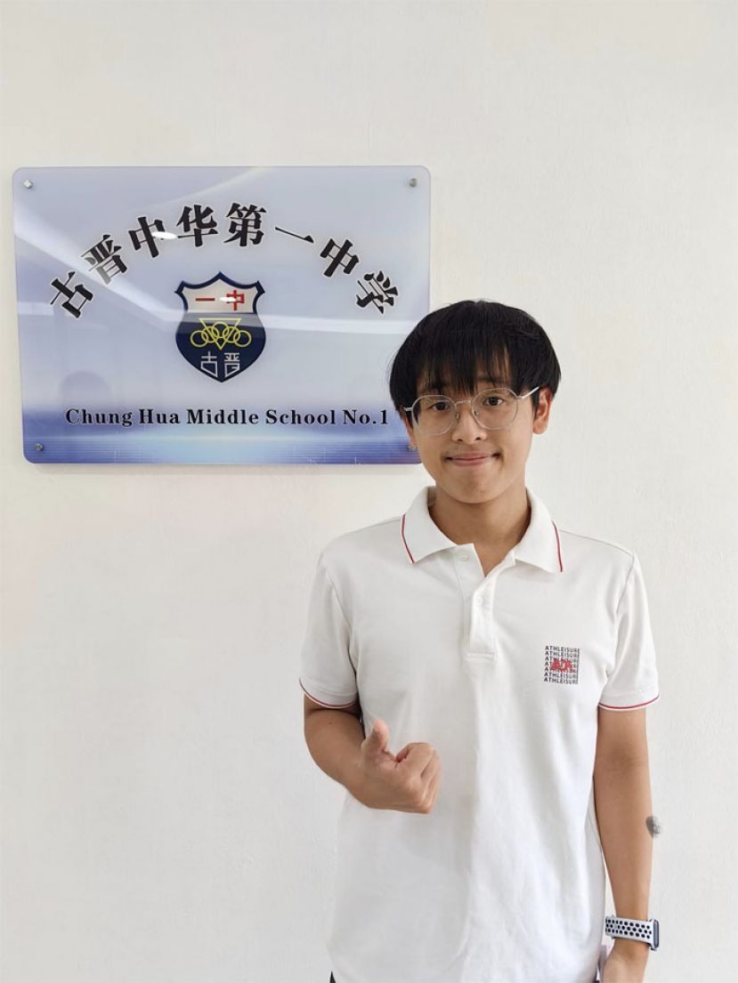 文商科学霸张活耀喜获11科全A成绩。