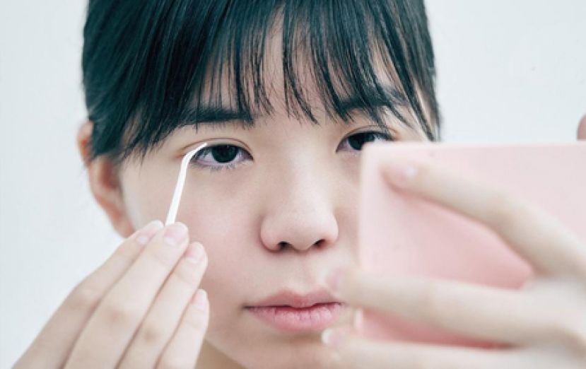 长期贴双眼皮贴会变真双眼皮？　医：小心2后果愈贴愈伤眼