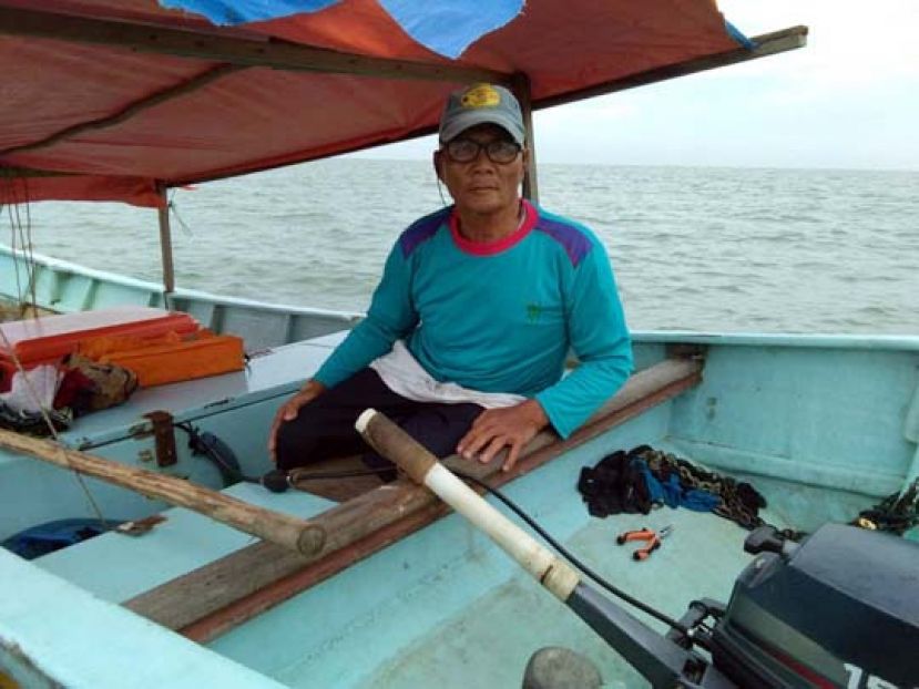 海上漂流六天获救后，老渔翁精神状况良好。