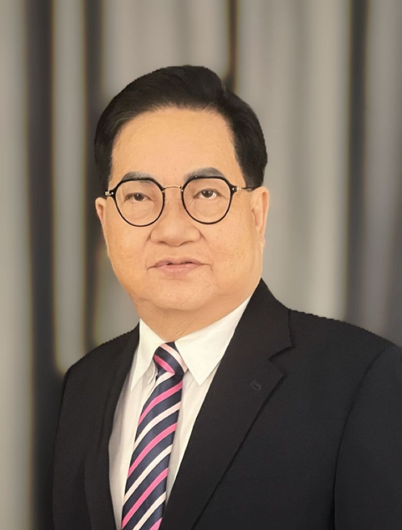 斯木省华总会长兼成邦江中华总商会会长拿督吴标生博士。