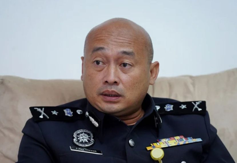 涉嫌参与&lsquo;企业黑手党&rsquo;&rdquo;案 警方突击陈文龙多个单位充公2辆车辆、名表、珠宝和现金