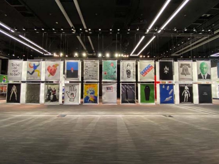 华沙国际海报双年展已有五十五年历史，首次在香港回顾逾半世纪以来的一百四十幅作品。