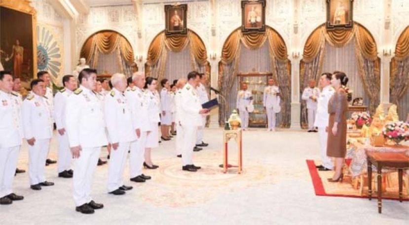 泰国2年来第3位首相，阿努廷宣誓就职。