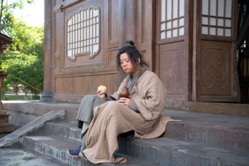 陈创在《唐诡》中饰演费鸡师。