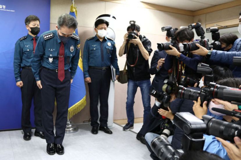 涌上百通报案却没动作　韩国警察厅长鞠躬认错