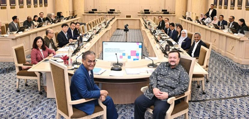 第二财长阿米尔韩与卫生部长祖基菲里主持私人医疗保健成本部长级联合委员会会议。