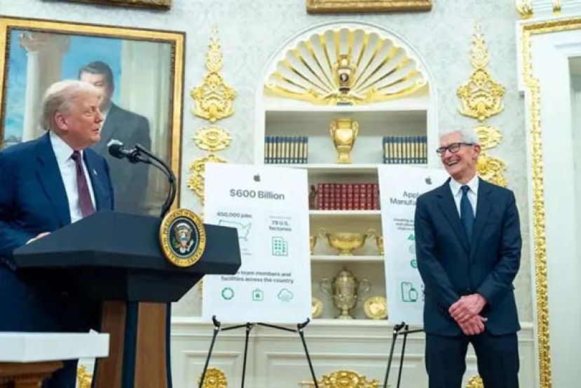 ●特朗普与苹果CEO库克在椭圆型办公室宣布苹果在美投资消息。