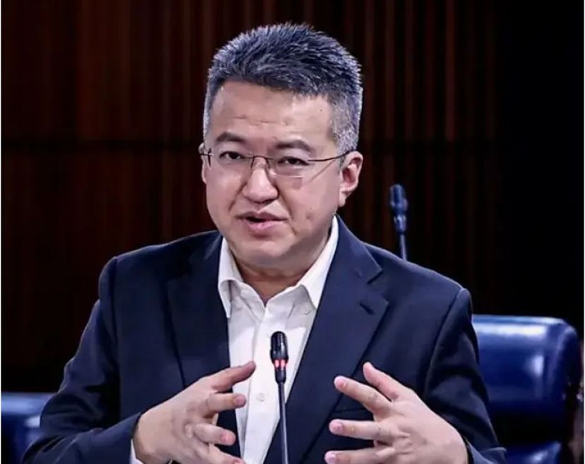 财政部副部长刘镇东。