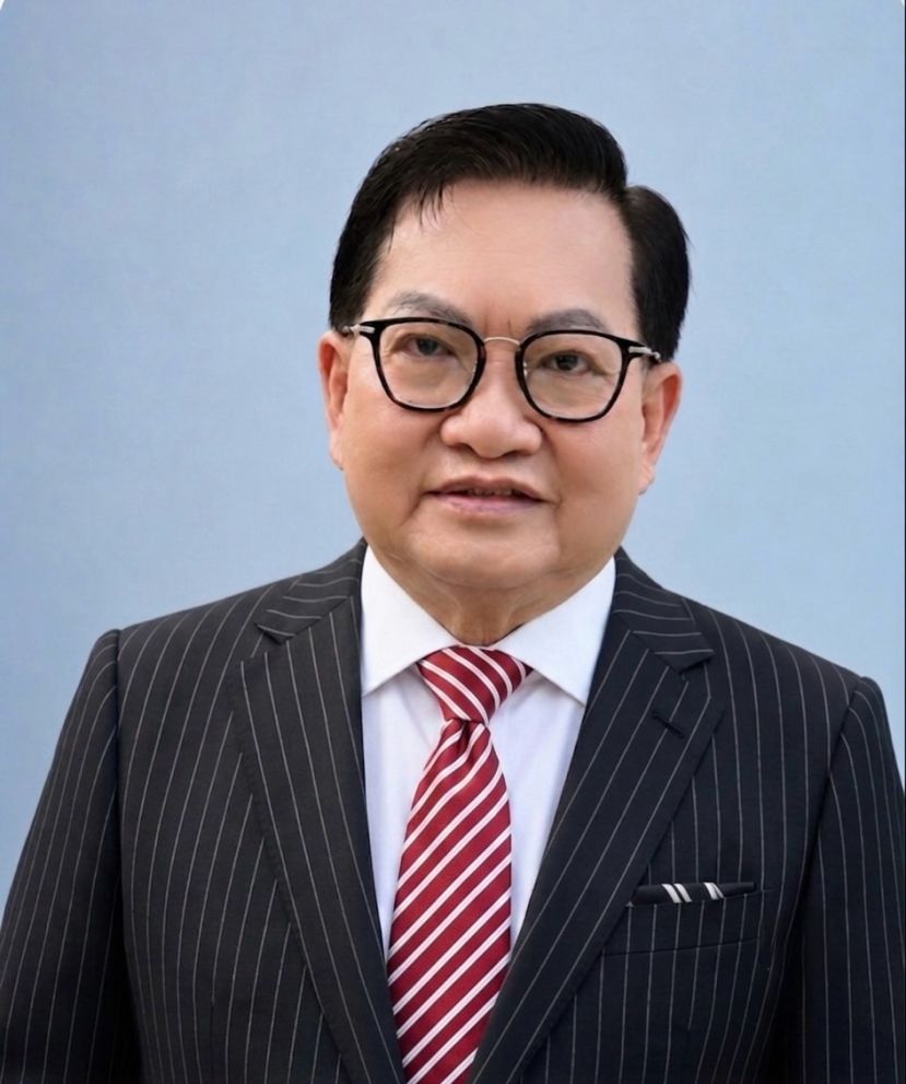 斯木省华总会长兼成邦江中华总商会会长拿督吴标生博士。