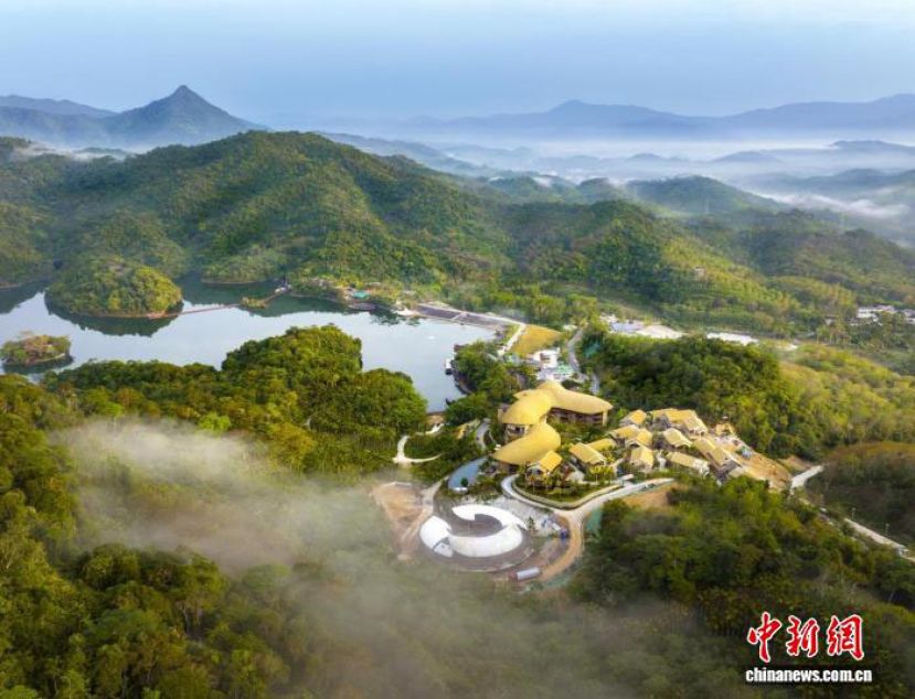 山水相映、风景如画的保亭神玉岛文化旅游区。