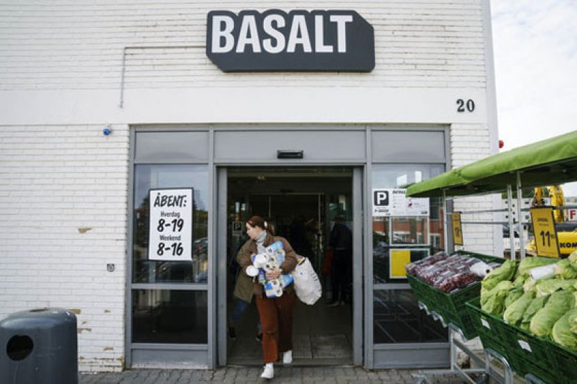 全球卫生纸供应链被乌俄战火波及，导致卫生纸未来将更薄更贵。