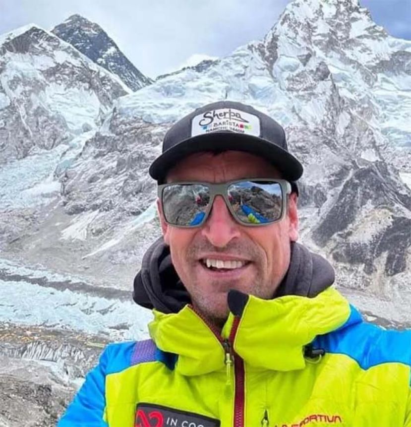 英登山家19次登顶珠峰，创非雪巴人纪录。