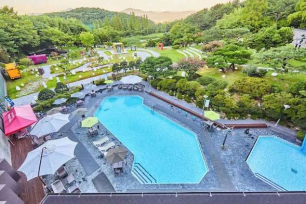 中国国家领导人习近平入住的可隆饭店，环境清幽且远离闹市。