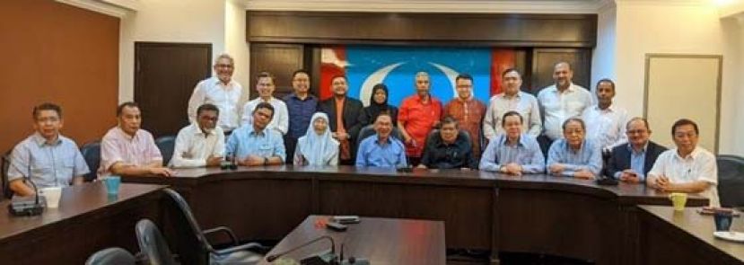 希盟主席理事会特别会议拍摄大合照，以展现一团和气的氛围。(行动党推特）