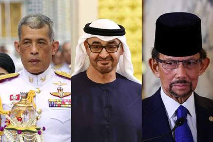 泰王瓦吉拉隆功（左）、阿拉伯联合大公国总统穆罕默德（中）及汶莱苏丹哈山纳包奇亚（右）。