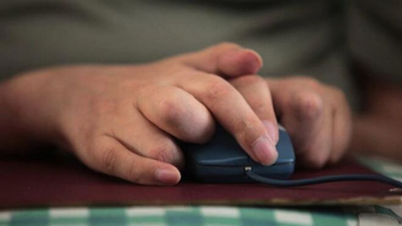 肌束颤搐持续脸痉挛  渐冻人征兆