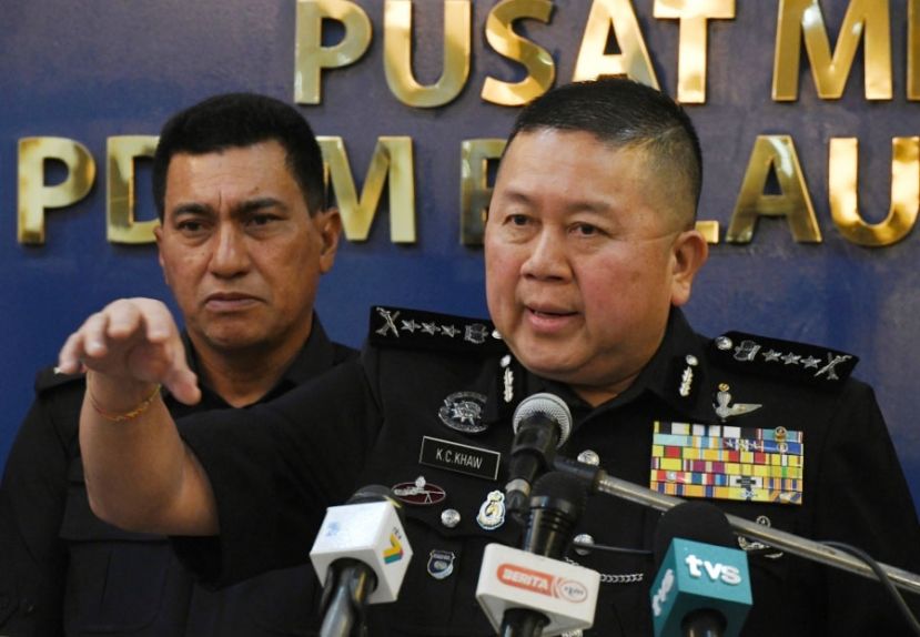 槟州总警长拿督许国振(右).