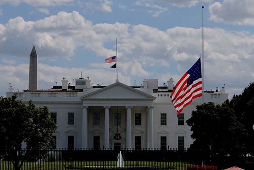 ●美国总统特朗普宣布全国降半旗哀悼。