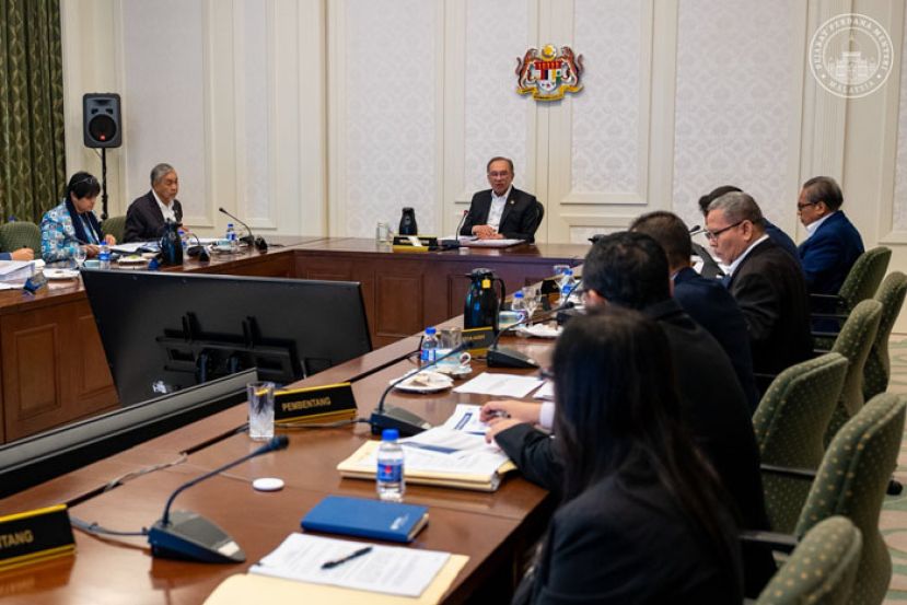 首相安华主持国家管理内阁特别委员会会议。