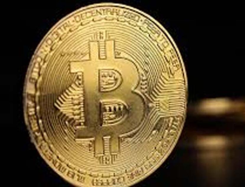 比特币再创新高，价格突破12万美元。