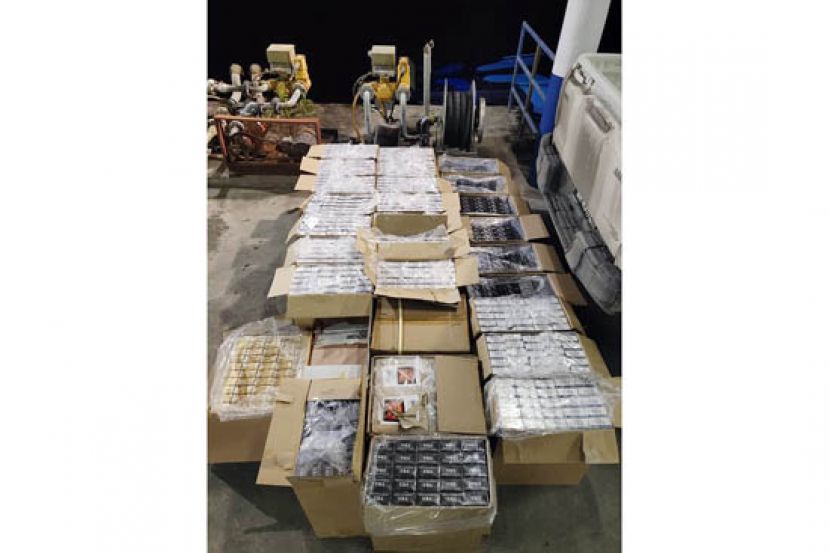 林梦水警成功查获4490盒私烟。