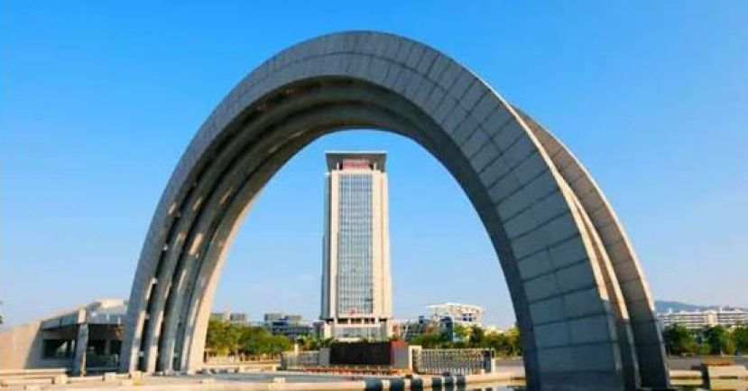 位于福建省厦门市集美区的华侨大学。