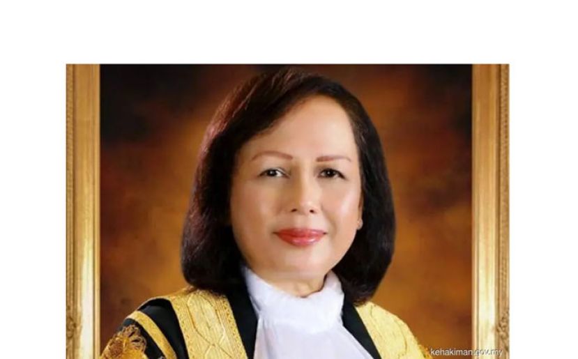 丹斯里哈丝娜。