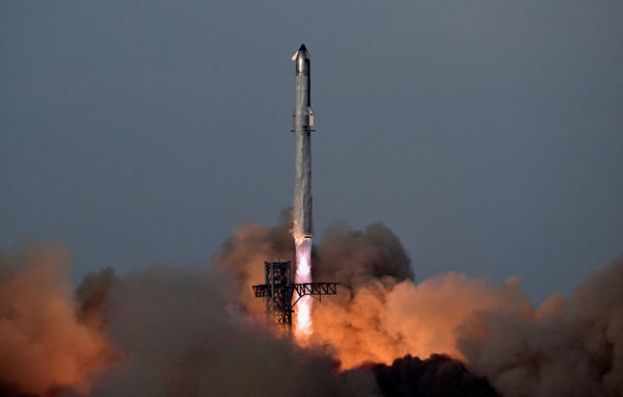 ●SpaceX星舰巨型火箭完成第10次试飞。