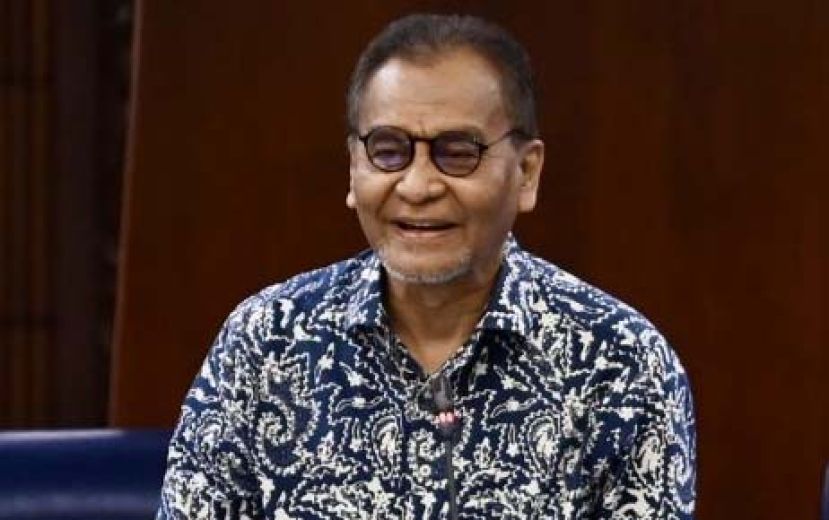 ●卫生部长祖基菲里。