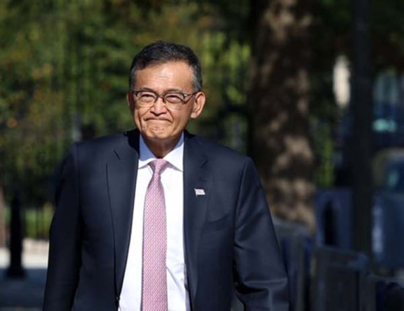 与英特尔总裁陈立武 。