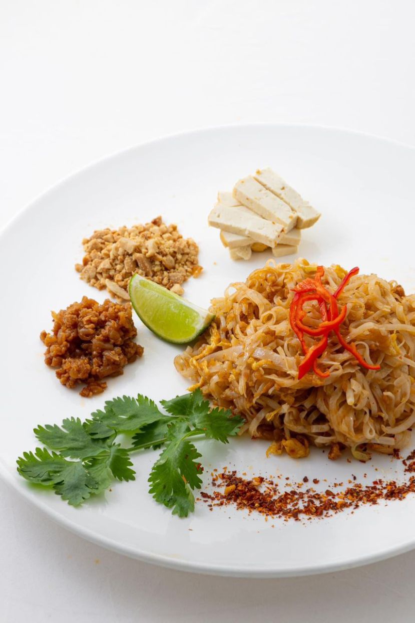 素食料理之一泰式炒河粉Pad Thai。