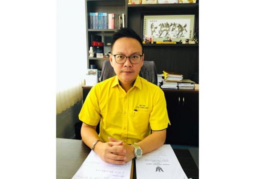 砂人联党青年团总团秘书符祥威抨击，随着首相署部长刘伟强表明希盟政府不会调查砂元首敦泰益的贪污指控后，砂行动党主席的张健仁也应该公开承认泰益的清白，并表明一切的贪污指控，都是子虚乌有。