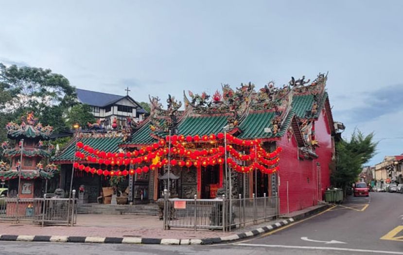 2月7日花香街凤山寺吉祥灯亮灯仪式
