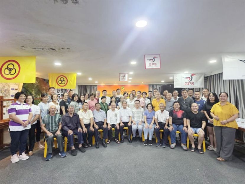 石角支部主席林亚德主持执委、青年团于妇女组联系会议后宣布，支部“携手37载，同心创未来”周年晚宴筹备会正式成立。