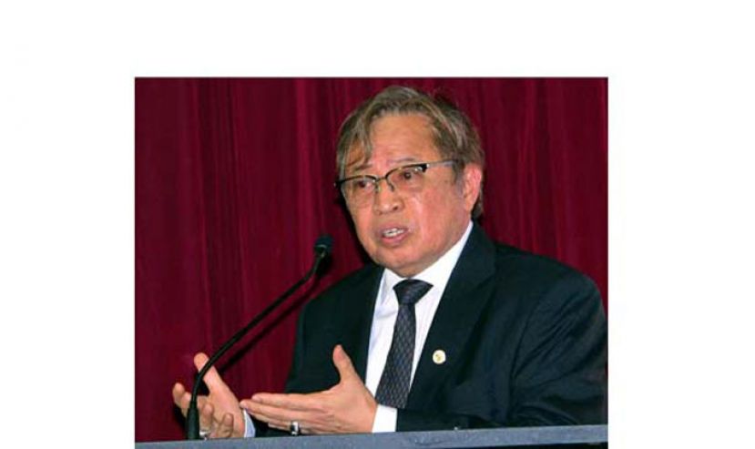 砂州首长阿邦佐哈里。