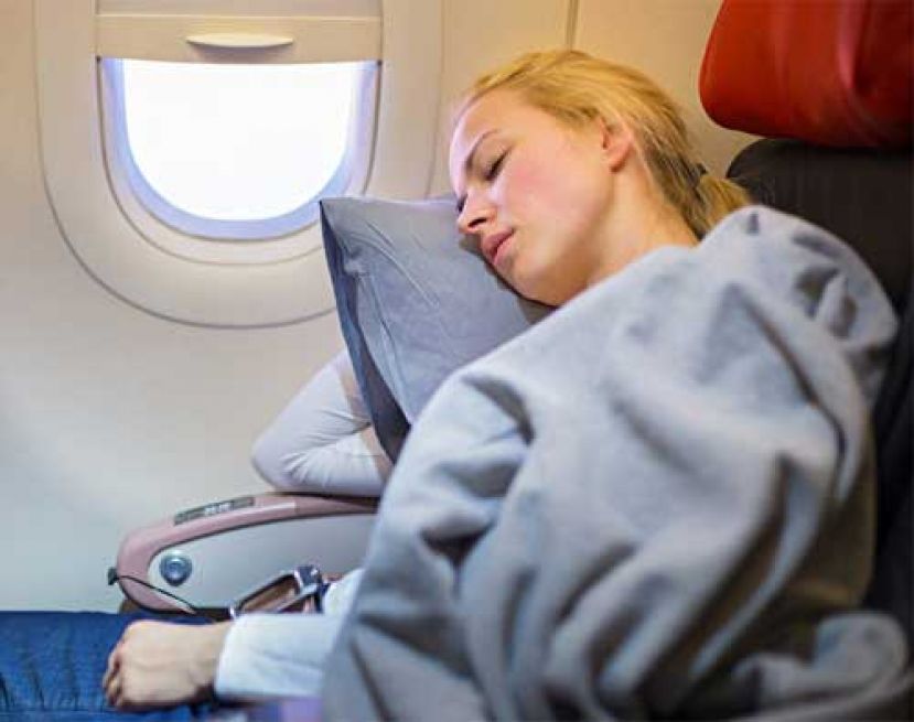 为何在飞机起飞和降落时 乘客不应该睡觉？