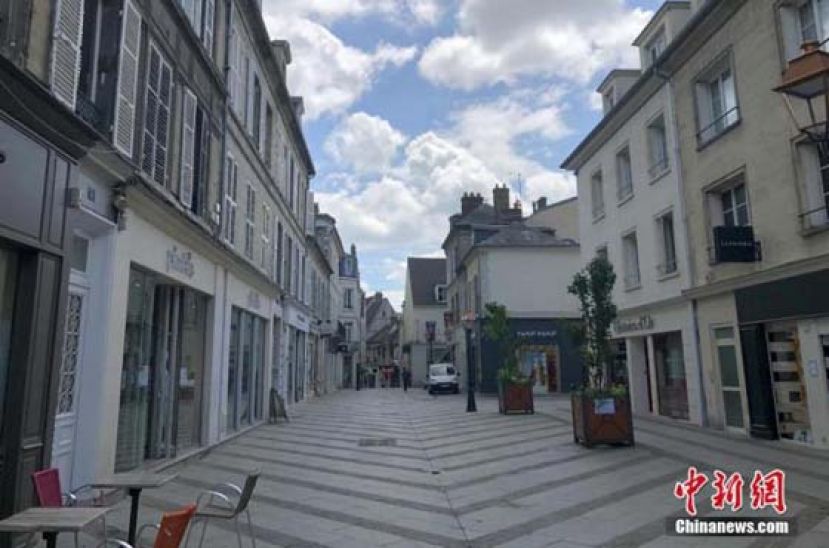 当地时间6月15日，法国进入战疫新阶段。在法国东北部瓦兹省的历史名城贡比涅，这里仍在缓慢平复疫情带来的伤痛。