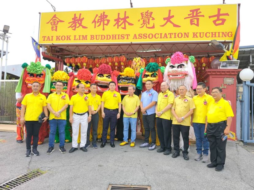 秉持“弘扬正法、利乐有情”的宗旨