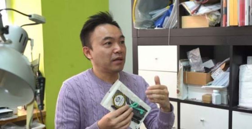 由众筹平台升级至CES展览，Elton说就像在交友app认识了对象然后真的要见对方家长，不能骗人。