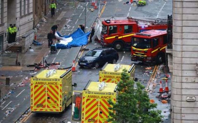 英利物浦汽车冲撞球迷致47人伤，警称非恐怖袭击。