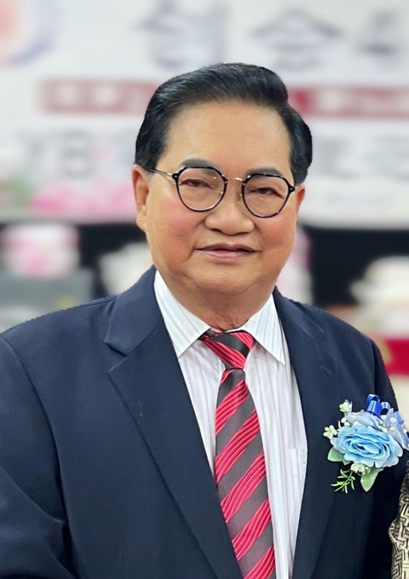 斯木省华总会长兼成邦江中华总商会会长拿督吴标生博士。