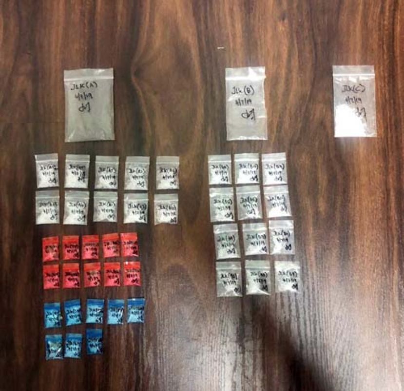警方在三马丹起获毒品。