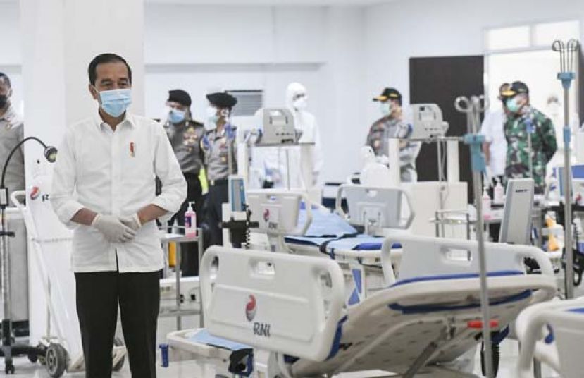 佐科威到疫情中心视察。