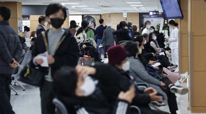 韩国实习医生罢工，逾8千人提出辞职申请。