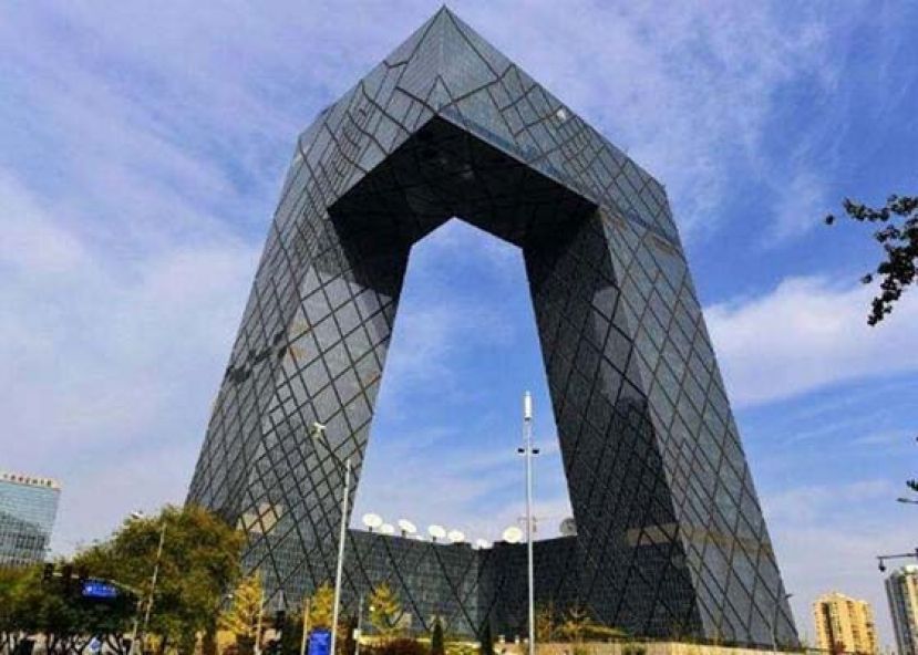 再传有中国媒体被美国列作外交使团。图为中央电视台大楼。