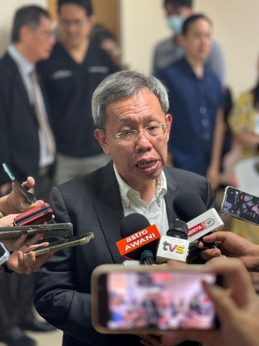 拿督阿玛沈桂贤向媒体发表谈话时摄。