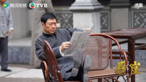 黎耀祥在《巾帼枭雄之悬崖》饰演柴十七。